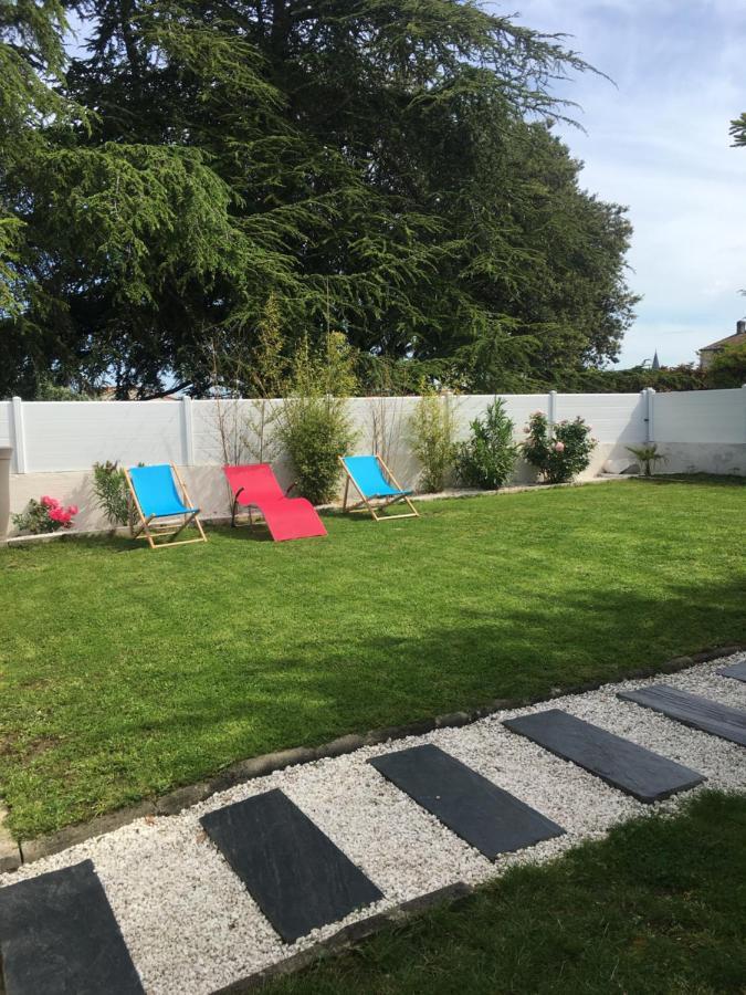 Villa Maison avec jacuzzi à Saintes Extérieur photo